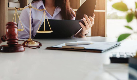 اسامی وکلای زن اندیشه